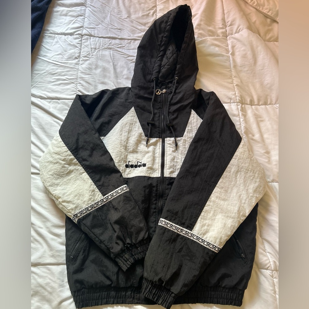 Vintage like new (worn once ) kept it clean from the 90s Diadoria soccer jacket